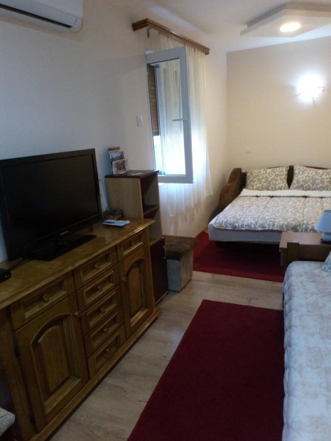 Guest House Green View Pirot Exterior foto